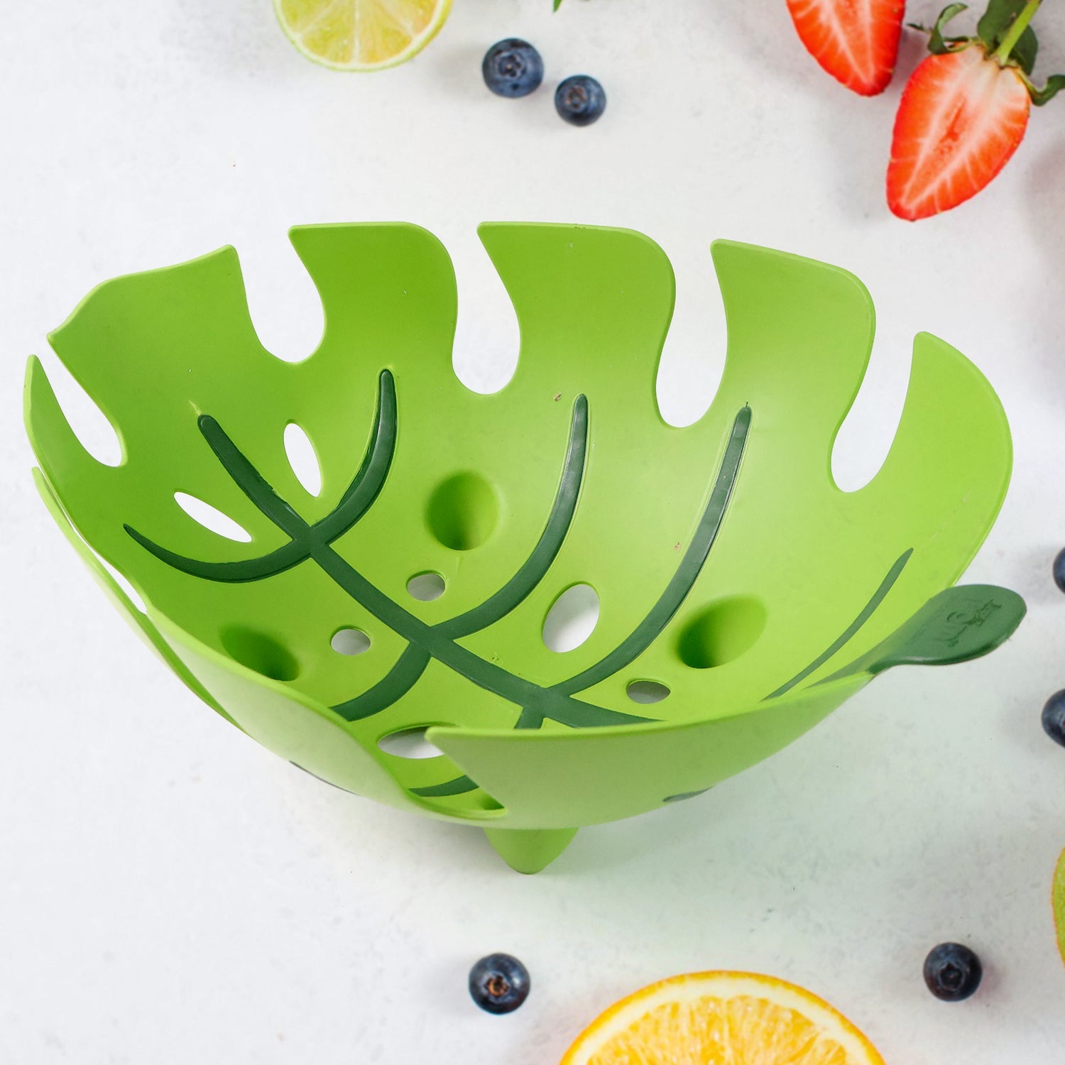 Leaf-Shaped Plastic Fruit Basket (1 Pc) Leaf-Shaped Plastic Fruit Basket (1 Pc)